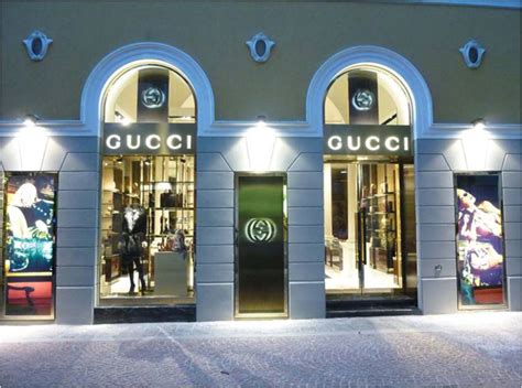 negozio gucci campania|Gucci.